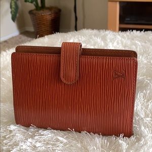 Authentic Louis Vuitton Brown Epi organizer
